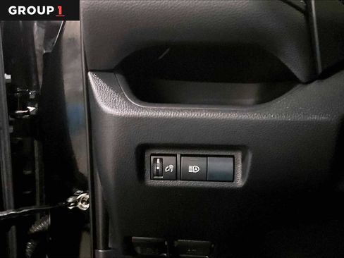 Used 2019 Toyota RAV4 LE image 33