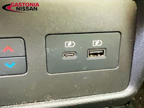 Used 2023 Nissan Rogue SL w/ SL Premium Package image 33