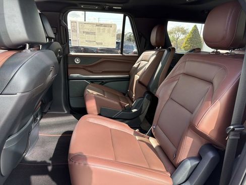 New 2026 Lincoln Navigator L Reserve AWD/4WD image 16