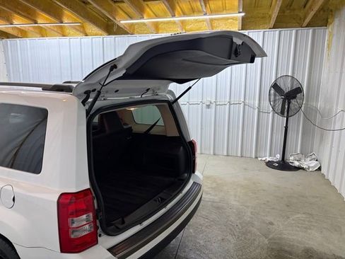 Used 2016 Jeep Patriot 75th Anniversary w/ Power Value Group image 10