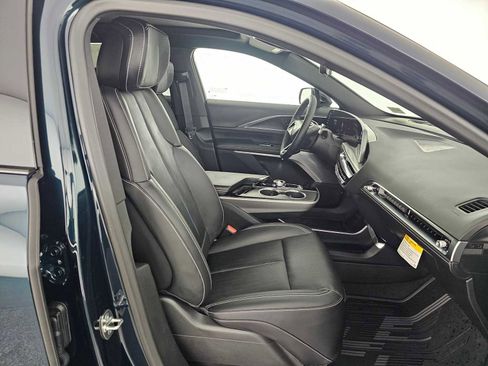 New 2025 Cadillac Lyriq Luxury image 10
