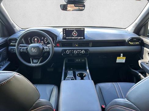 New 2025 Honda Pilot TrailSport image 18