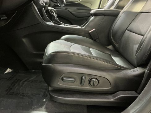 Used 2022 Chevrolet Equinox Premier image 22