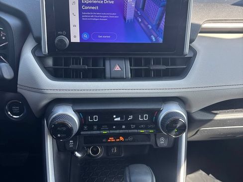 Used 2025 Toyota RAV4 XLE FWD image 10