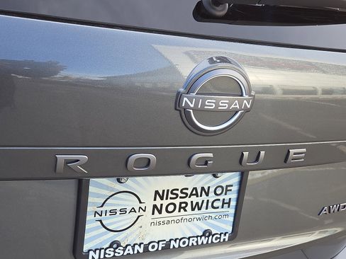 New 2026 Nissan Rogue S image 10