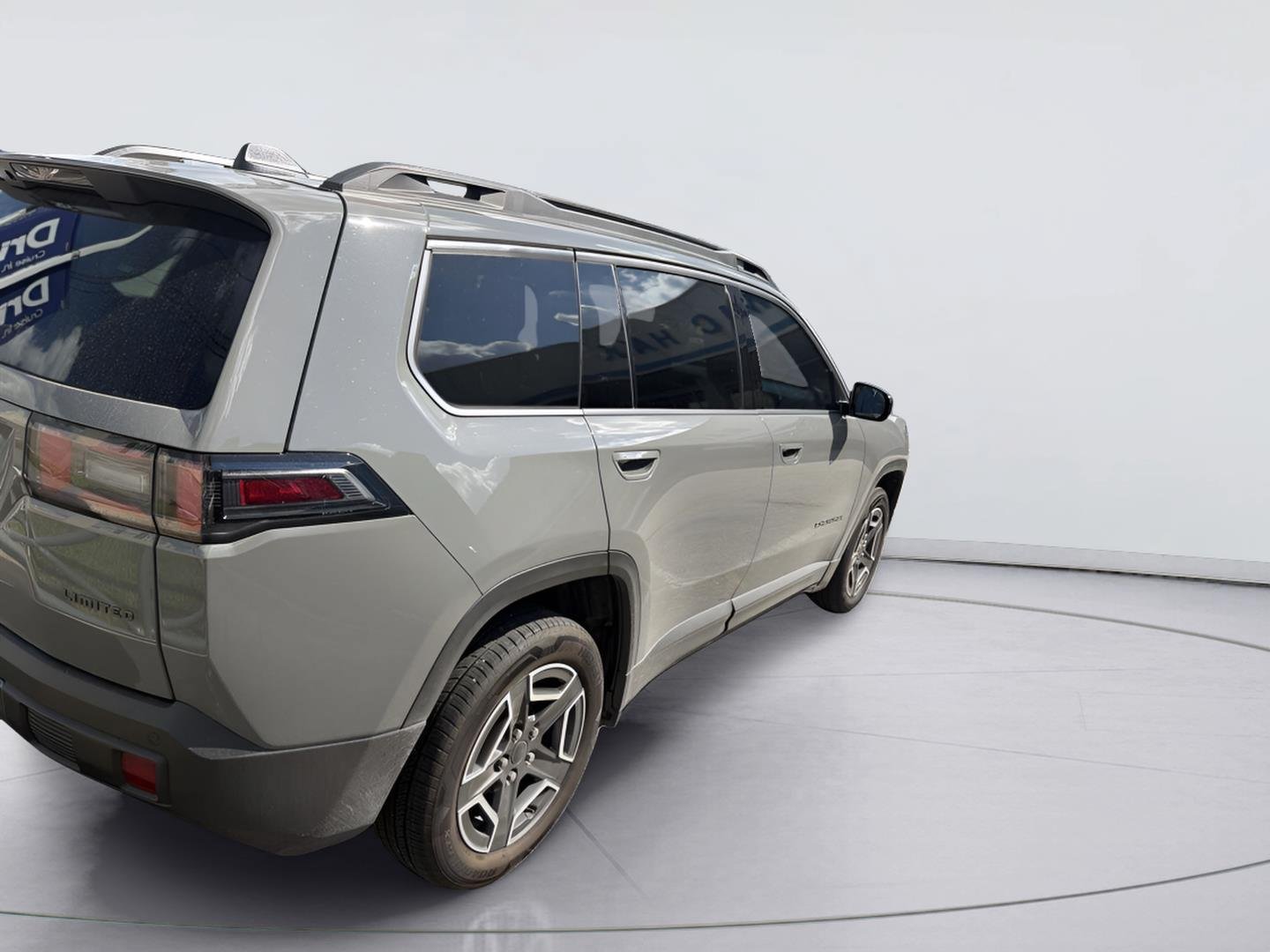 Used 2026 Jeep Cherokee Limited AWD/4WD image 3