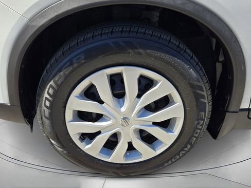 Used 2016 Nissan Rogue S image 9