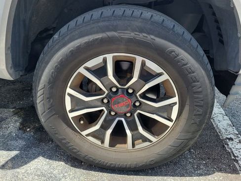 Used 2020 Toyota Tacoma TRD Sport w/ TRD Premium Sport Package RWD image 4