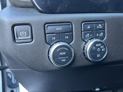 Used 2022 GMC Sierra 1500 SLT w/ SLT Convenience Package image 14