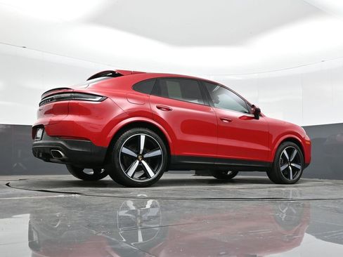Certified 2024 Porsche Cayenne Coupe image 38