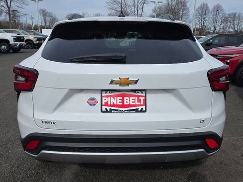 New 2026 Chevrolet Trax LT w/ Driver Confidence Package image 12