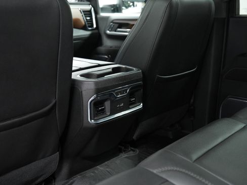 Used 2024 GMC Sierra 2500 Denali w/ Denali Reserve Package image 22