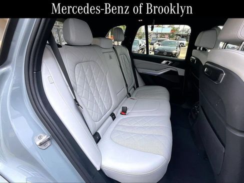 Used 2025 BMW X5 xDrive40i w/ M Sport Package AWD/4WD image 19