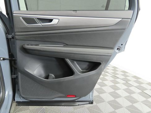 Certified 2024 Volkswagen Atlas Cross Sport SE image 25