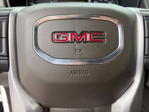 Used 2021 GMC Yukon SLT w/ Rear Media and Nav Package image 7