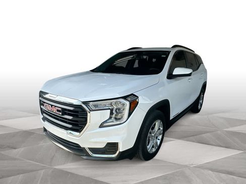 Used 2023 GMC Terrain SLE w/ Driver Convenience Package FWD image 4
