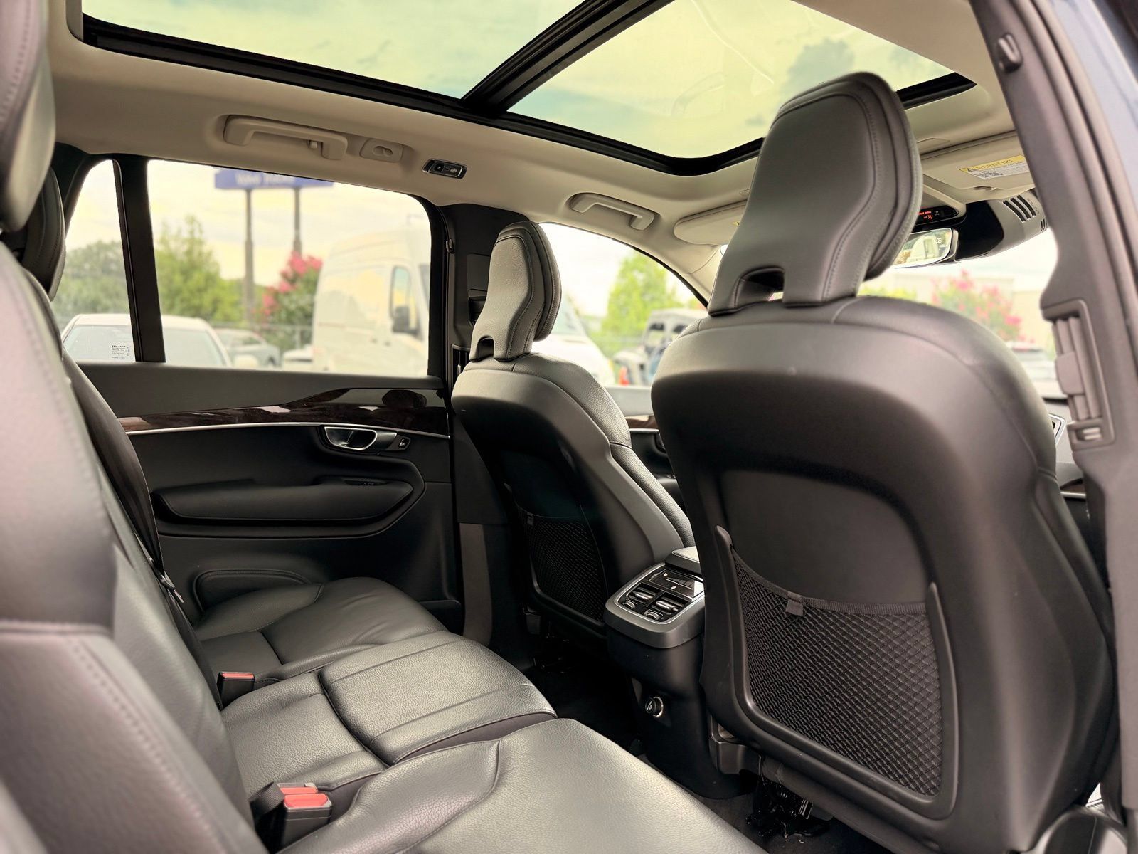 Used 2019 Volvo XC90 T6 Momentum w/ Advanced Package AWD/4WD image 16
