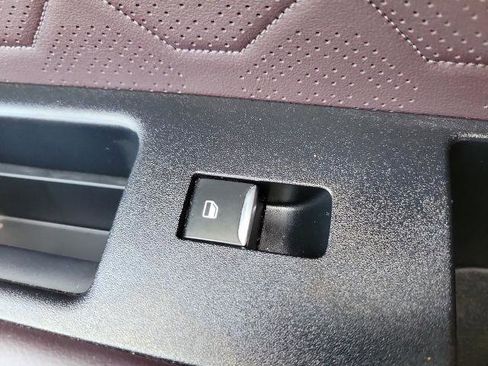 Certified 2025 Ford Explorer Platinum w/ Ultimate Package image 17