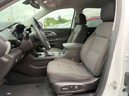Used 2021 Chevrolet Traverse LT AWD/4WD image 14