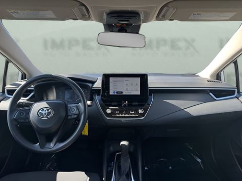 Used 2025 Toyota Corolla LE image 11
