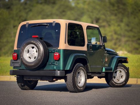 Used 2000 Jeep Wrangler Sahara AWD/4WD image 12