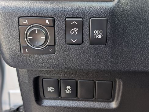 Used 2016 Lexus GX 460 w/ Premium Package image 24