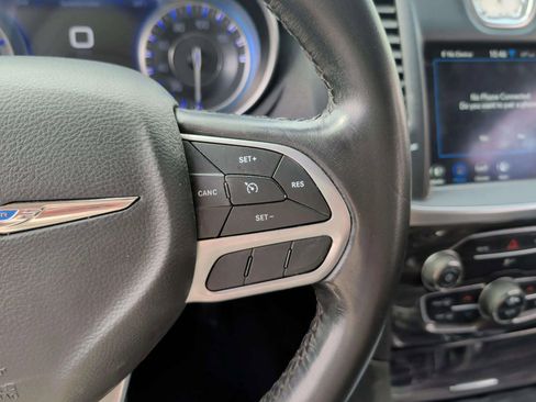 Used 2021 Chrysler 300 Touring w/ Driver Convenience Group image 22