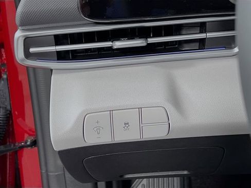 New 2025 Hyundai Elantra Limited image 9