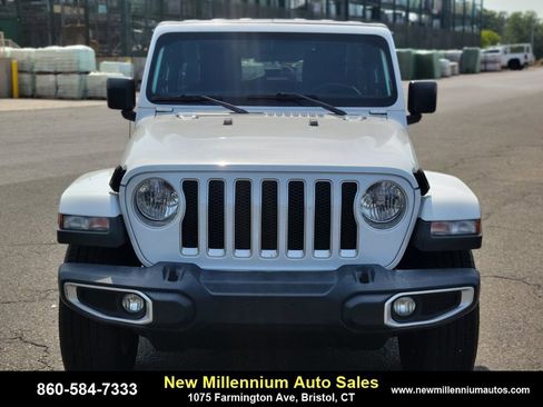 Used 2019 Jeep Wrangler Unlimited Sahara image 7