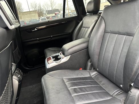Used 2010 Mercedes-Benz R 350 4MATIC image 12