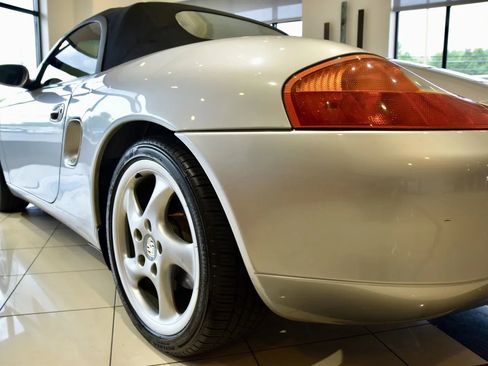 Used 2001 Porsche Boxster RWD image 15