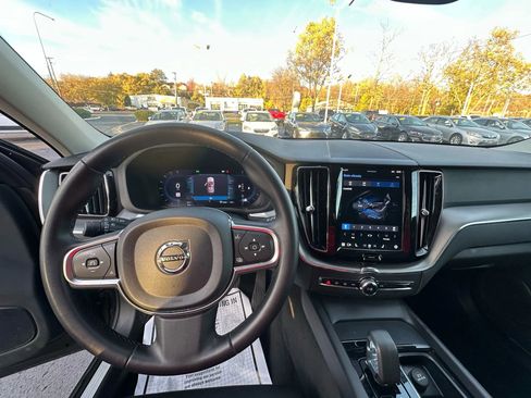 Used 2024 Volvo XC60 B5 Core image 19