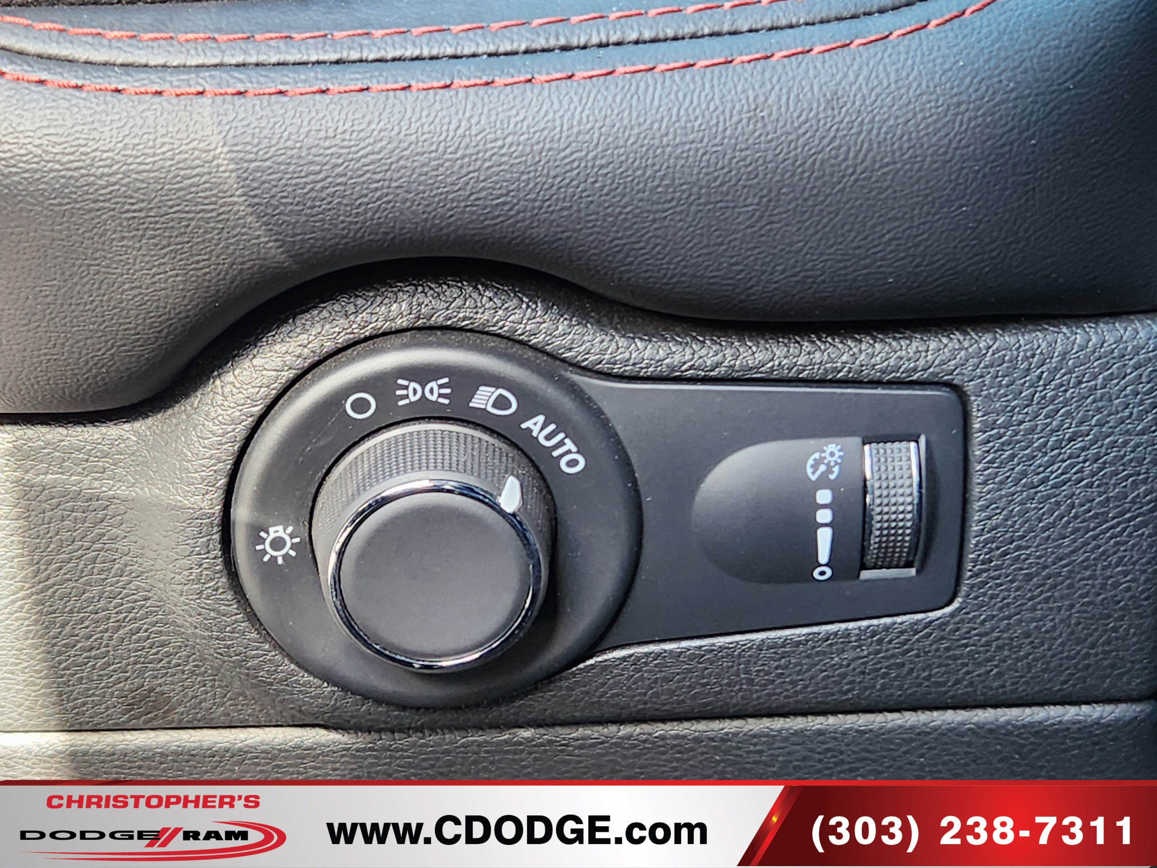 Used 2025 Dodge Durango GT AWD/4WD image 28