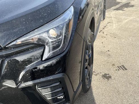 Used 2025 Subaru Ascent Bronze Edition image 10