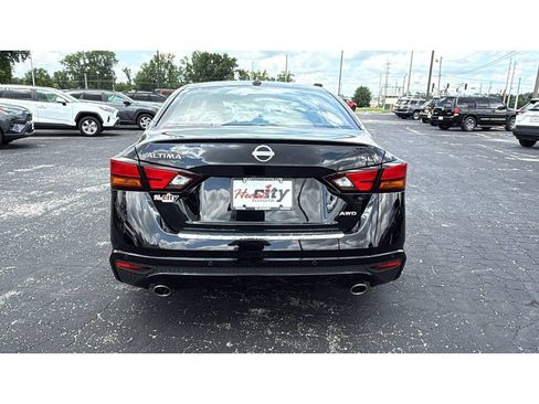 Used 2023 Nissan Altima 2.5 SL AWD/4WD image 6