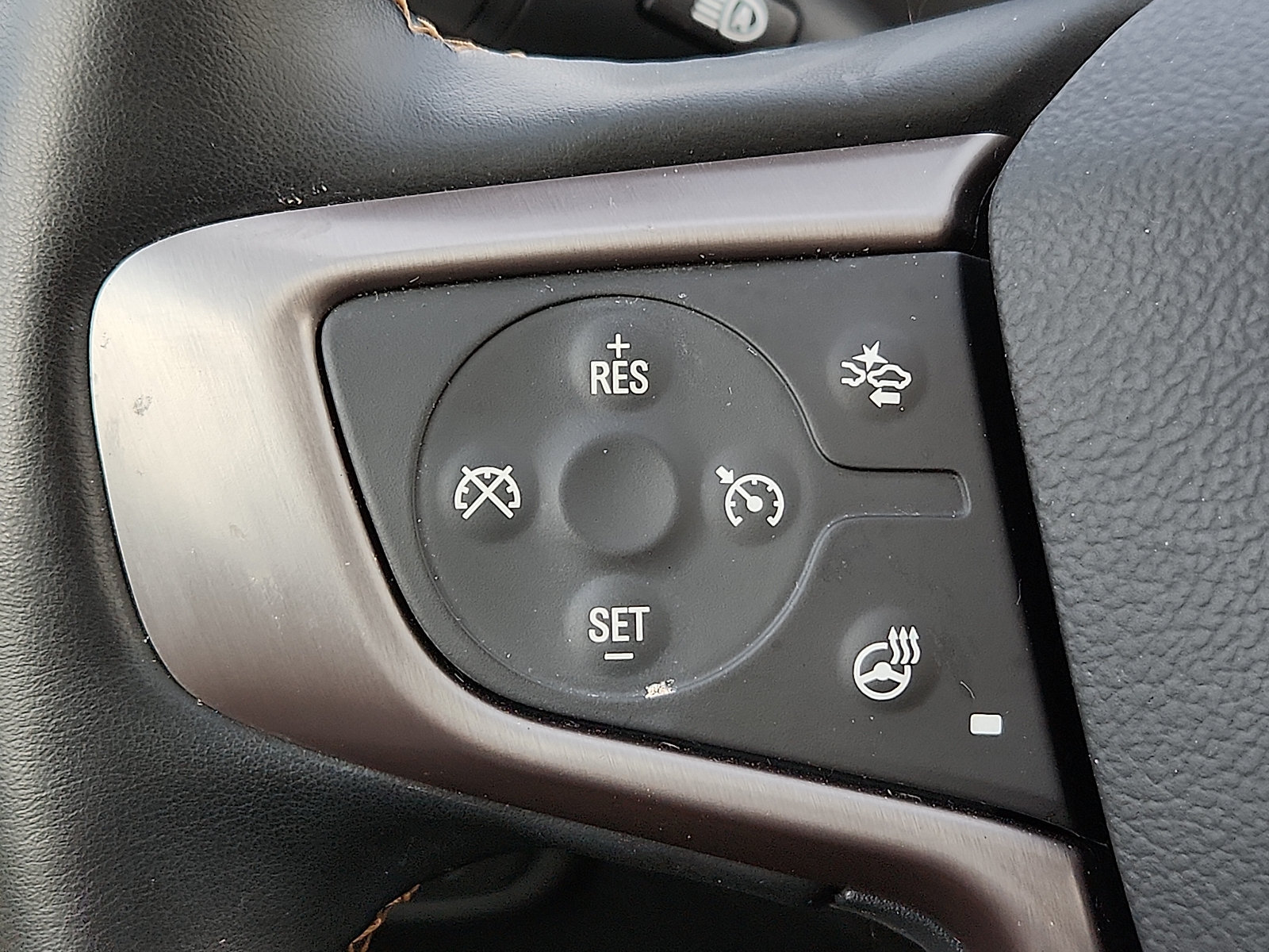 Used 2024 GMC Terrain AT4 AWD/4WD image 18