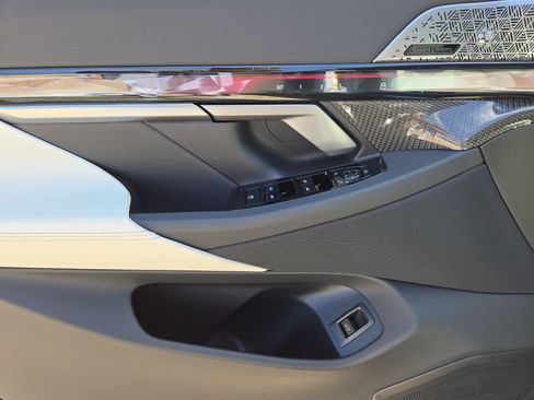 New 2027 BMW 550e xDrive AWD/4WD image 15