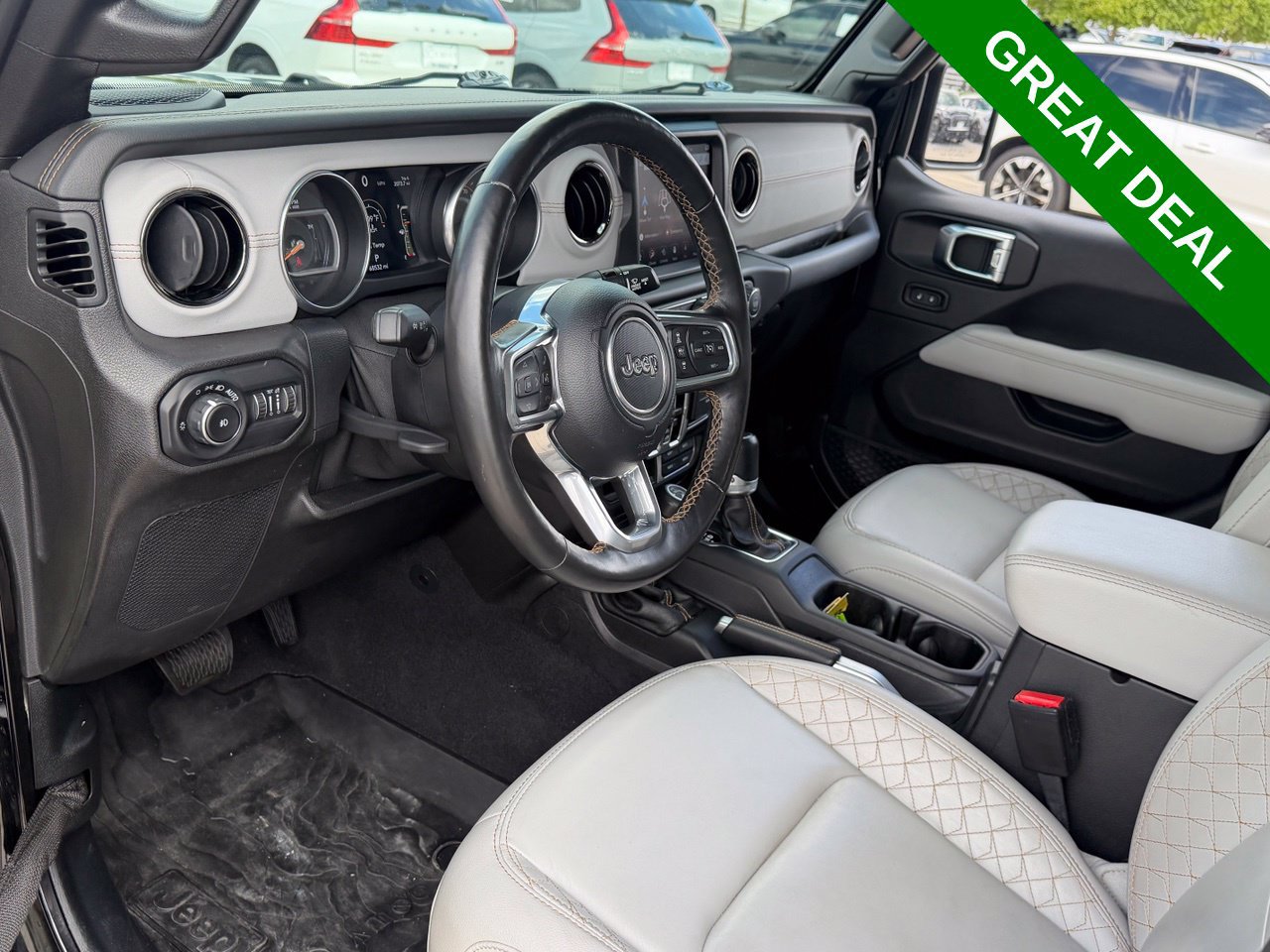 Used 2021 Jeep Wrangler Unlimited Sahara AWD/4WD image 17