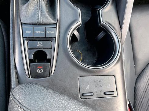 Used 2022 Toyota Camry XSE image 33