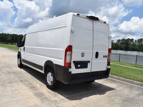Used 2021 RAM ProMaster 2500 w/ Convenience Group FWD image 8
