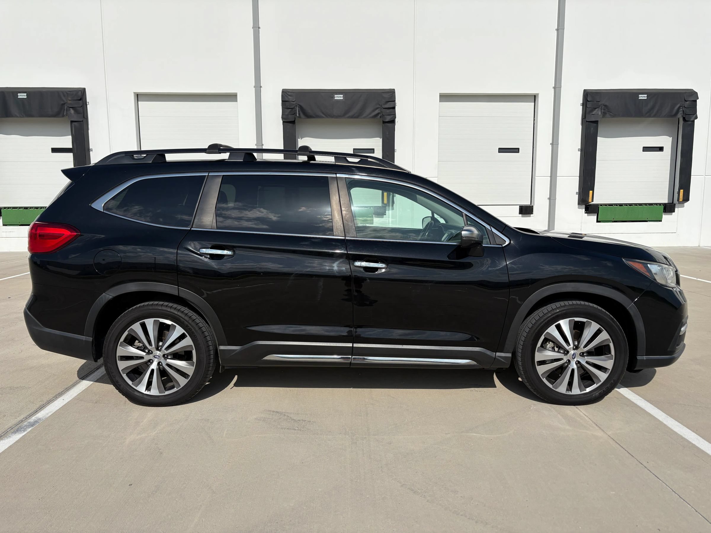 Used 2020 Subaru Ascent Touring w/ Popular Package #3 AWD/4WD image 3