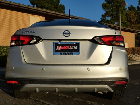 Used 2020 Nissan Versa S image 10