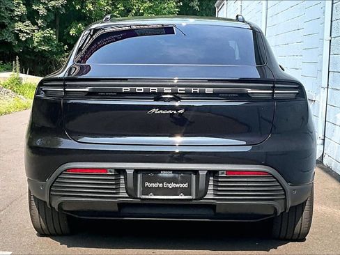 Certified 2025 Porsche Macan 4 Electric AWD/4WD image 9