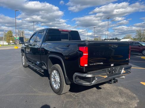 Used 2025 Chevrolet Silverado 3500 LTZ w/ LTZ Plus Package image 3