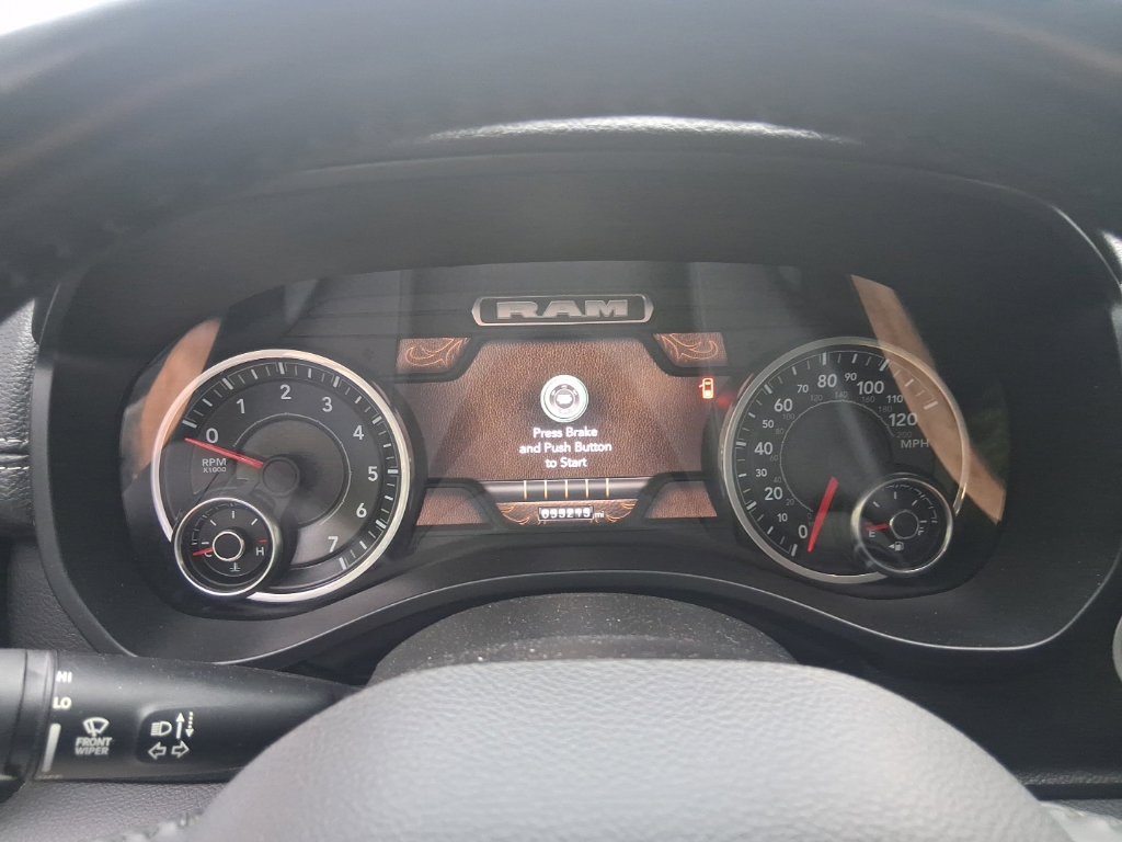 Used 2022 RAM 1500 Laramie AWD/4WD image 11