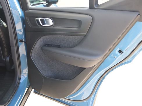 Used 2023 Volvo XC40 B5 Ultimate w/ Protection Package Premier image 27