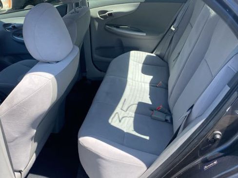 Used 2010 Toyota Corolla LE image 9