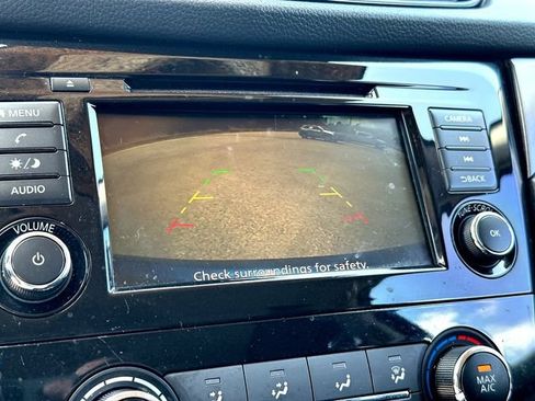 Used 2022 Nissan Rogue Sport S FWD image 15