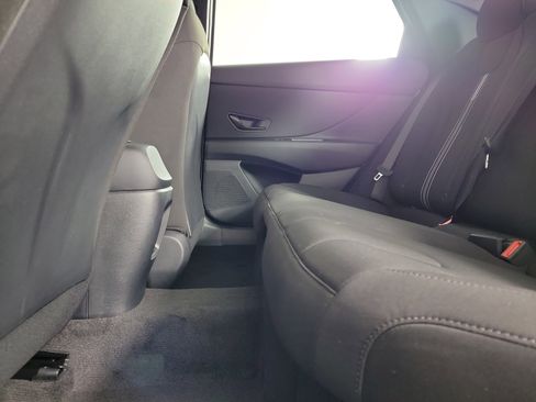 New 2025 Hyundai Elantra SEL image 32