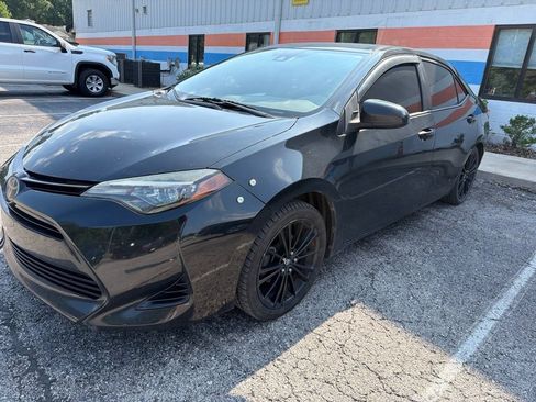 Used 2018 Toyota Corolla LE FWD image 1